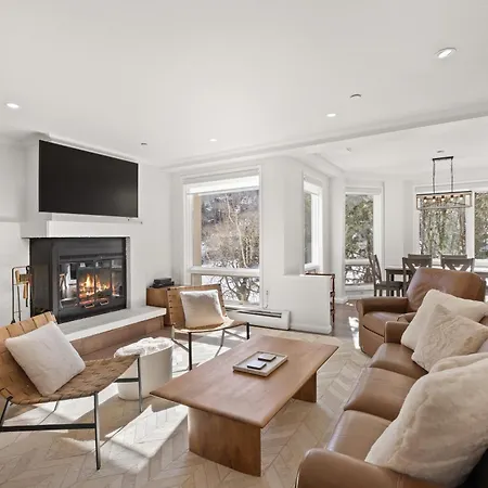Chamonix 30, Snowmass Ski-In Ski-Out Condo With Shared Pool, Hot Tub & Gym